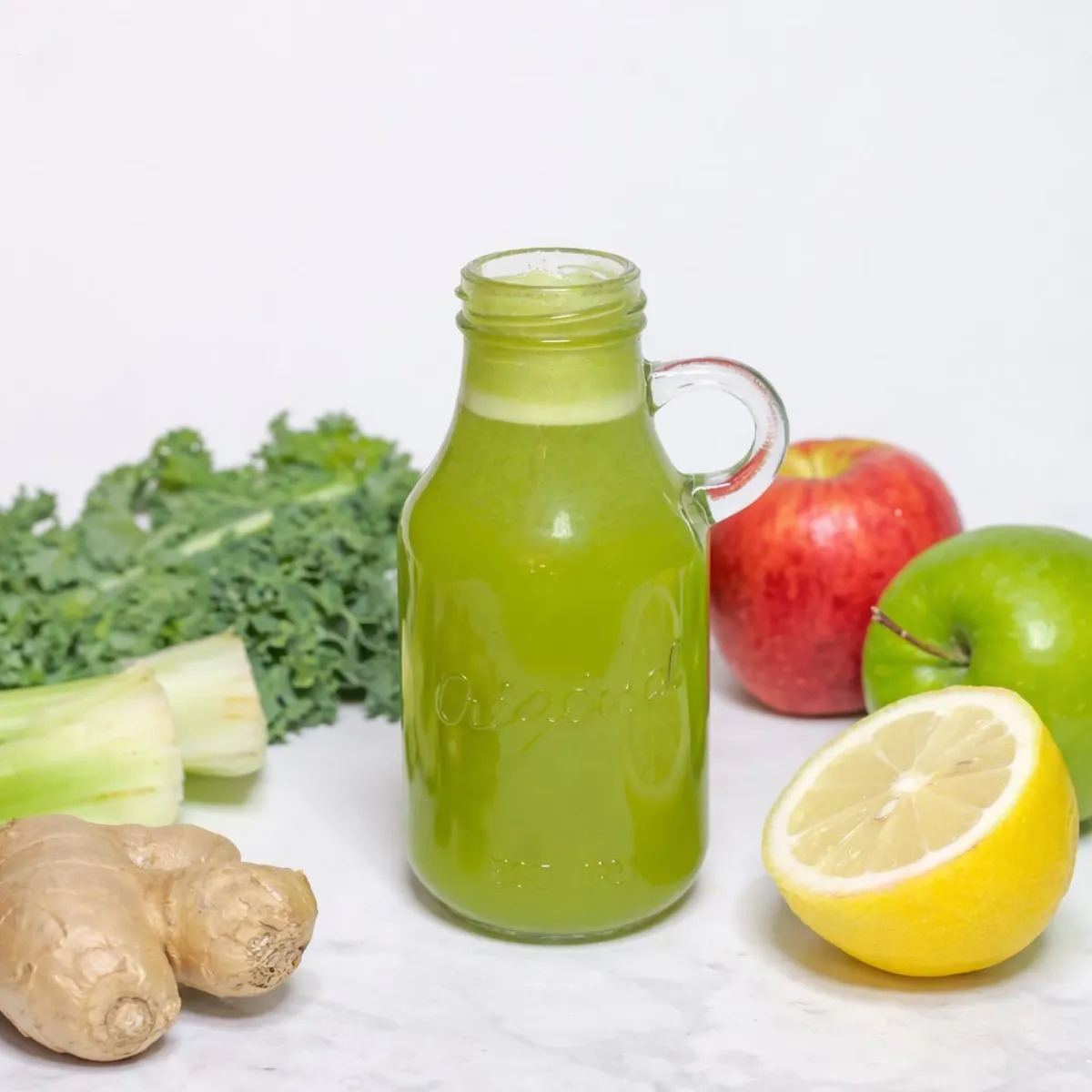 Cold-pressed green juice at The Lunch Box Cafe Pattaya