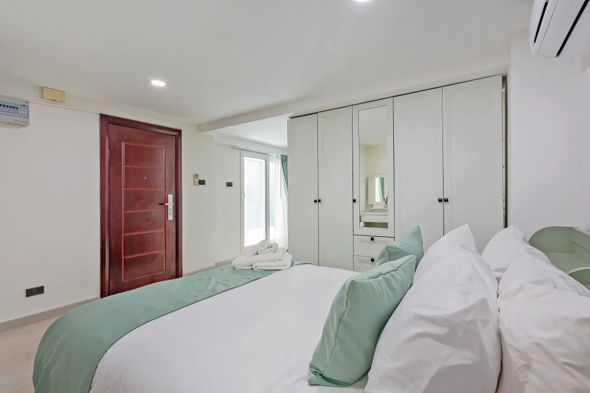 Bedroom and kitchenette