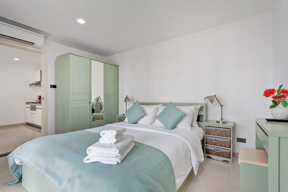 Pratumnak Hill Studio | Partial Sea View | Pool | Pattaya